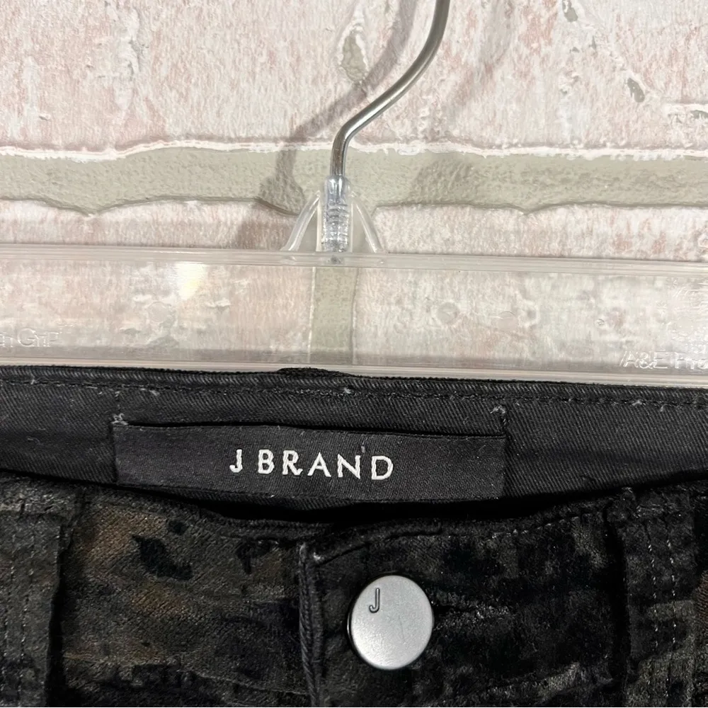 J Brand Super Skinny Velvet Jeans in Olive Camo Wash Size 26 - Image 9