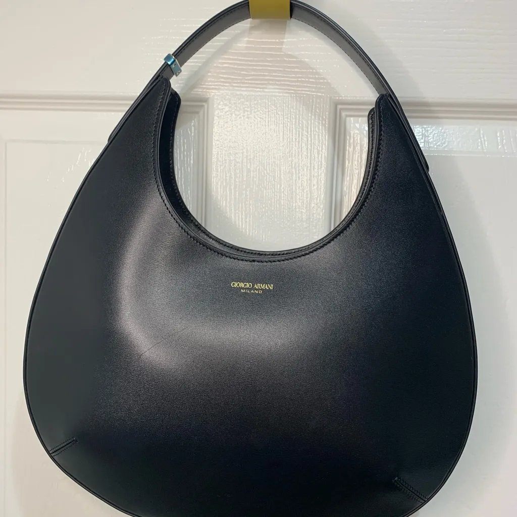 Authentic Giorgio Armani Black Leather Hobo Bag - Elegant & Timeless. - Image 2