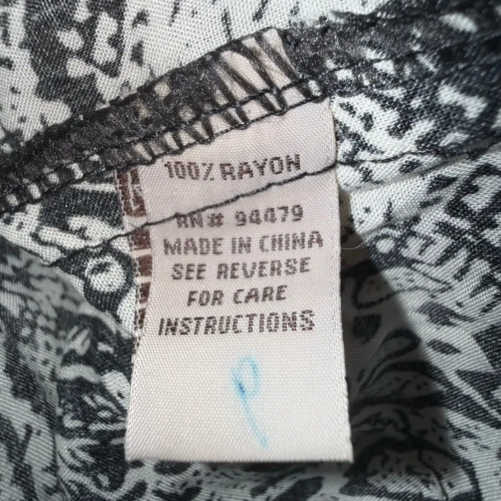 Magic brand small rayon black white snake print pants size small - Image 7