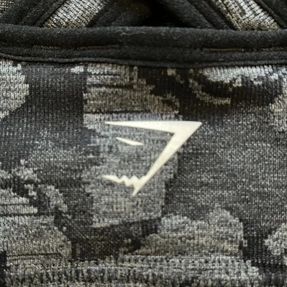 Gymshark Adapt Camo Black Gray Seamless Sports Bra Activewear SZ Small EUC #4431 - Image 5