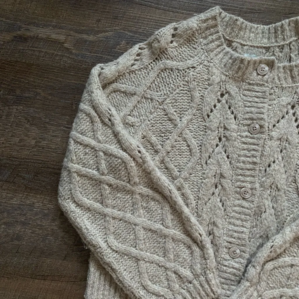 Lucky brand oatmeal cardigan, size small - Image 2
