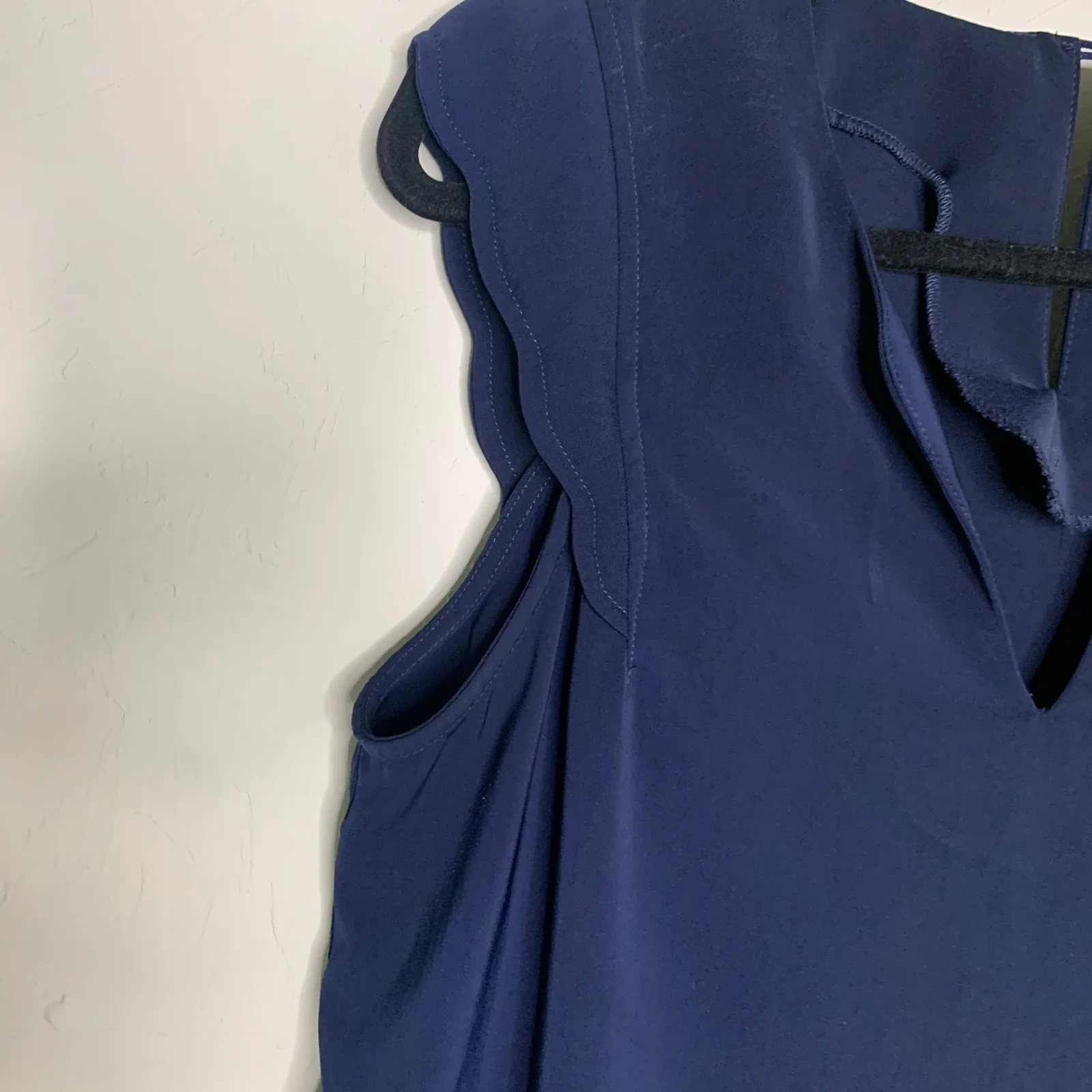 41Hawthorn Navy Blue Sleeveless Blouse Sz Medium - Image 7