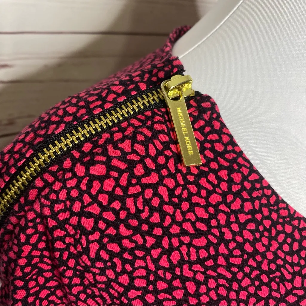Michael Kors Hot Pink & Black Zipper Detail Studded Logo Top Size Small - Image 6