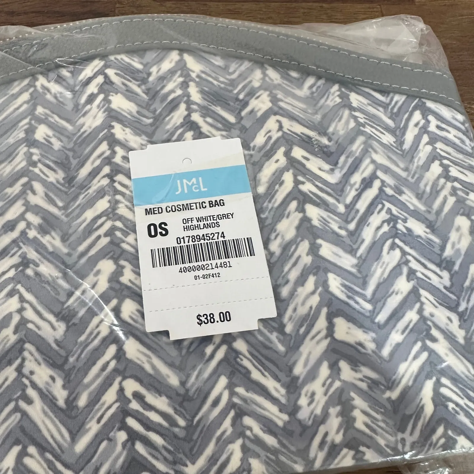 J Mclaughlin Travel Pouch NWT $38 Cosmetic Bag Gray White Chevron Medium - Image 2