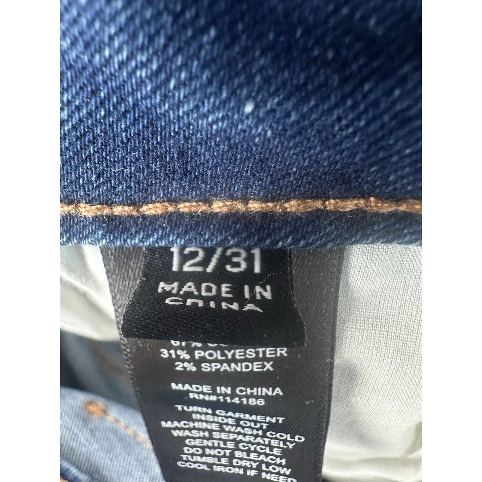 Frye Women's Med Wash High Rise Straight 5 Pocket Stretch Jeans Size 12/31 - Image 4