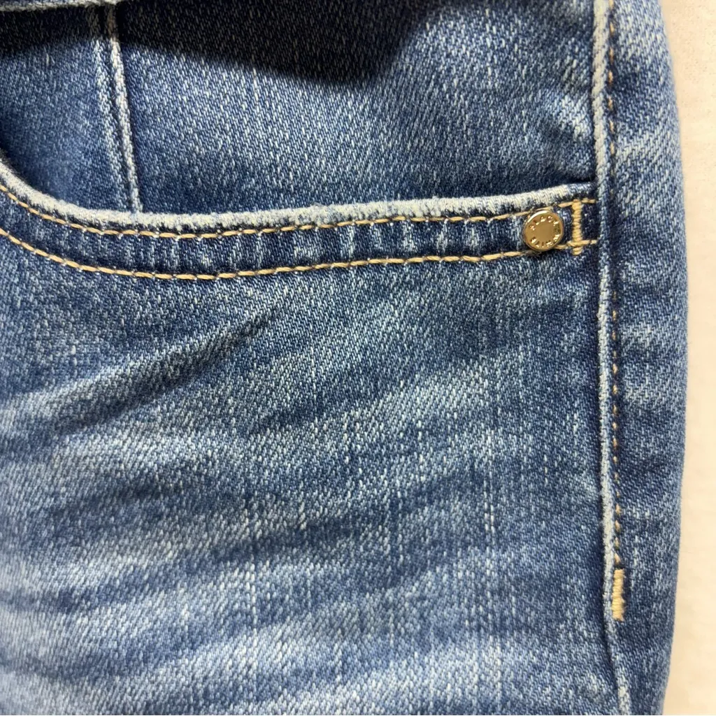 White House Black Market Crossover Waist‎ Cropped Jeans - Image 7