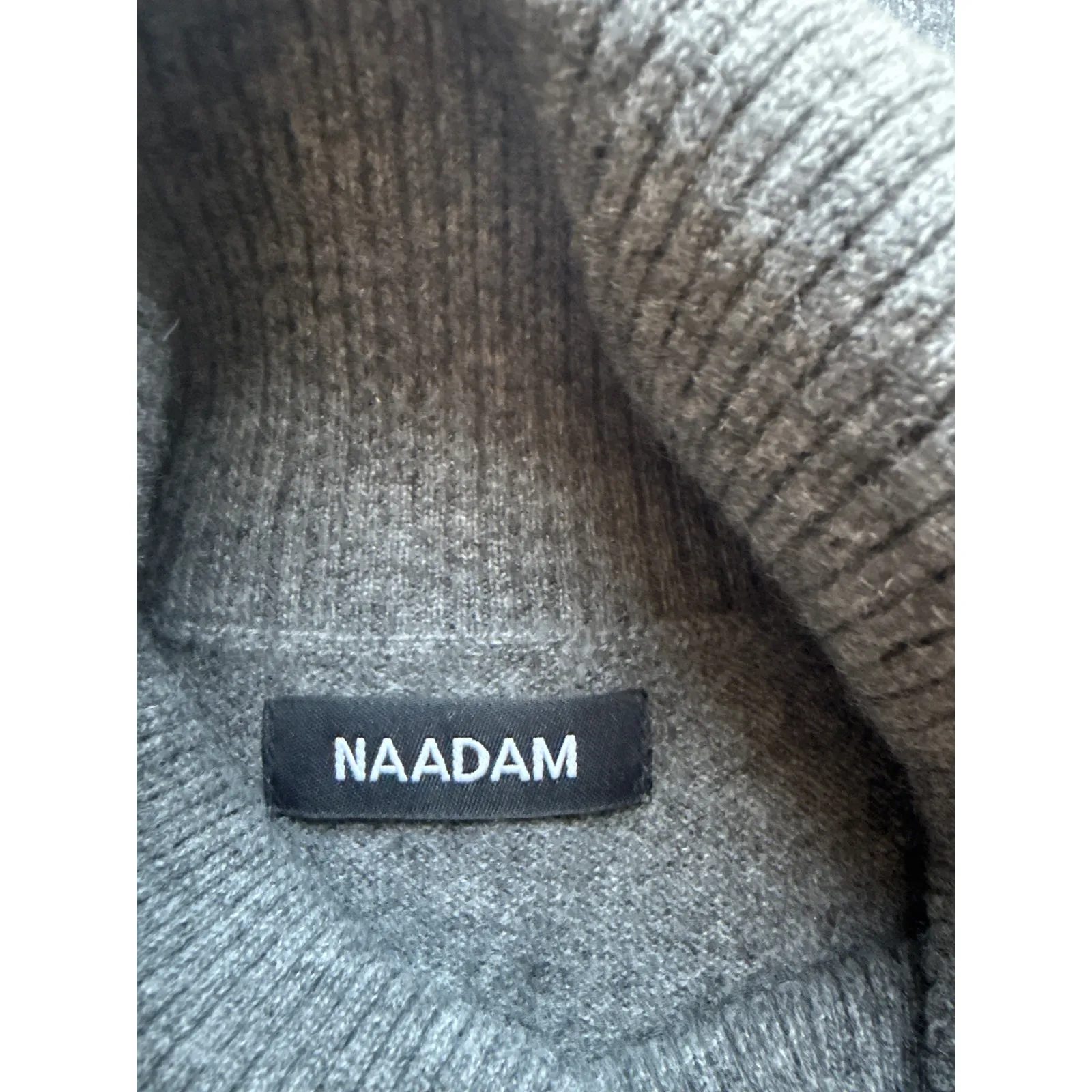 NAADAM Cashmere Turtleneck in Gray Size Medium - Image 4