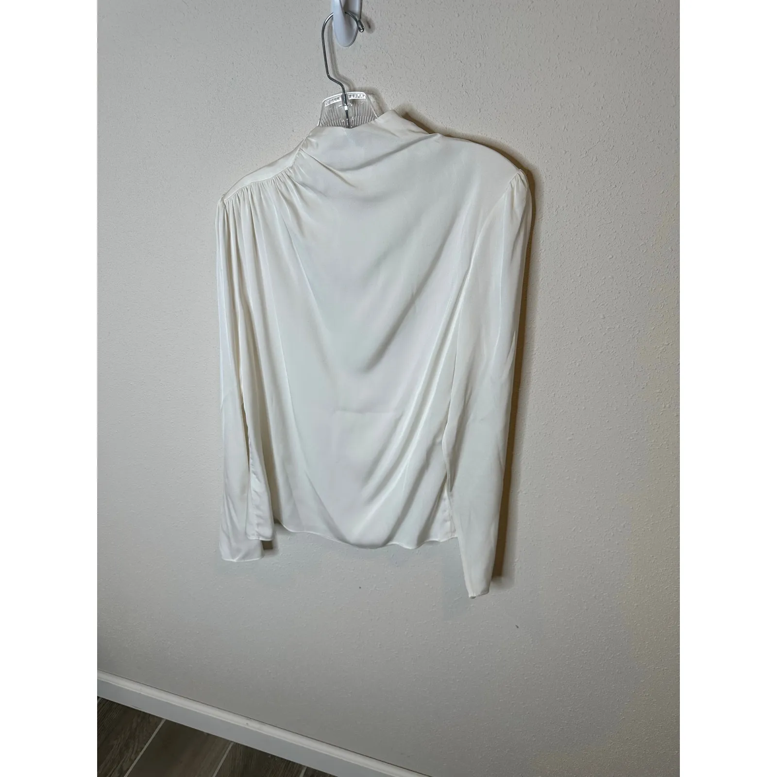 Intermix silk‎ Monica silk blouse -size 6 - Image 4