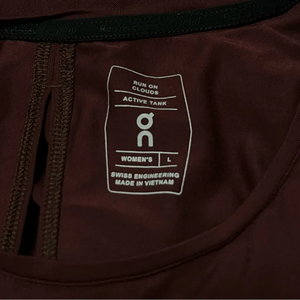 Run On Clouds Active Tank Top in Maroon Sleeveless Keyhole Back Women's Size L Red Size L - Image 8