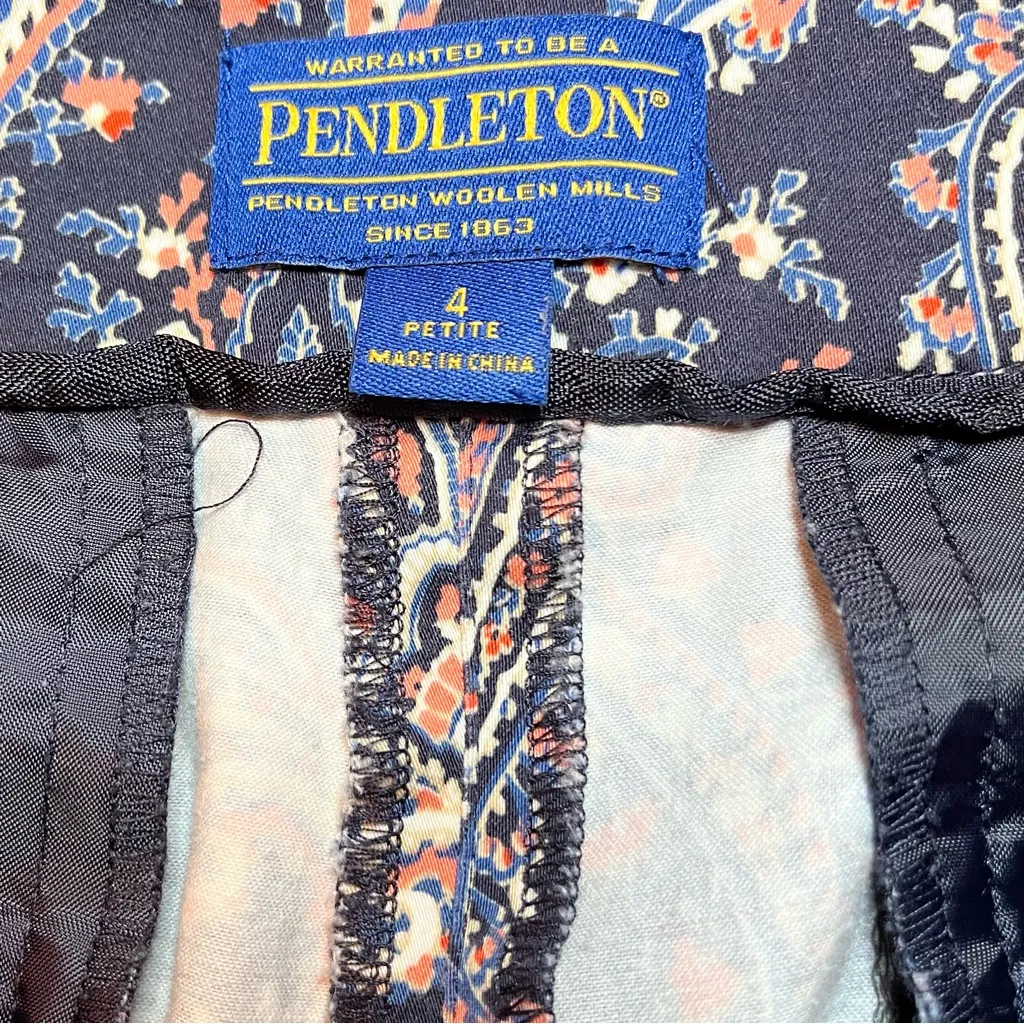Pendleton Women’s Paisley Capris pedal pushers size 4P Navy Blue Coral Pink - Image 4