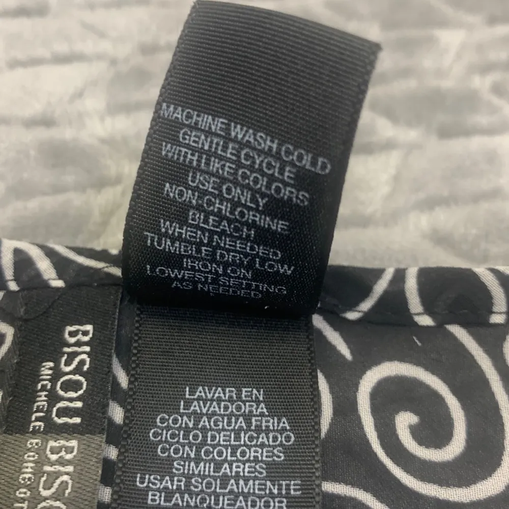 Sheer Black Floral Print V-Neck Peplum Top Size Large - Image 10