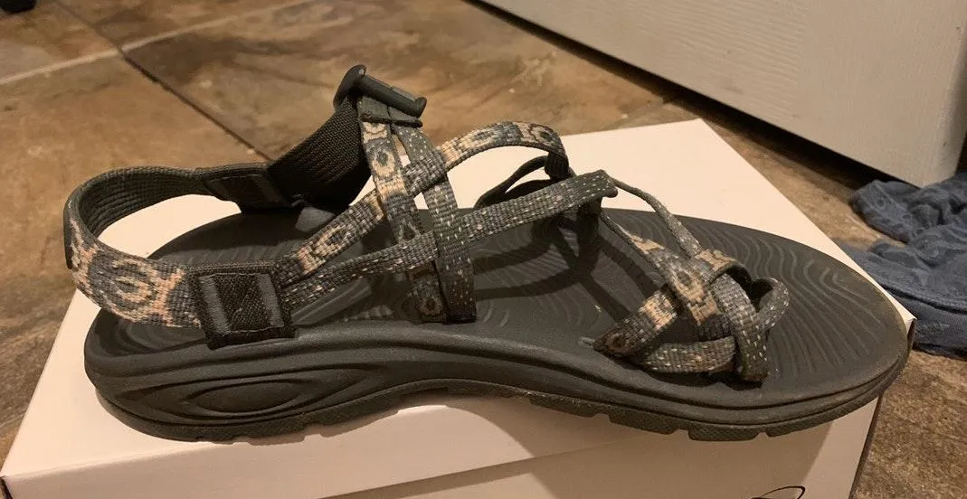 Gray & Purple Chaco Sandals Size 9 - Image 2