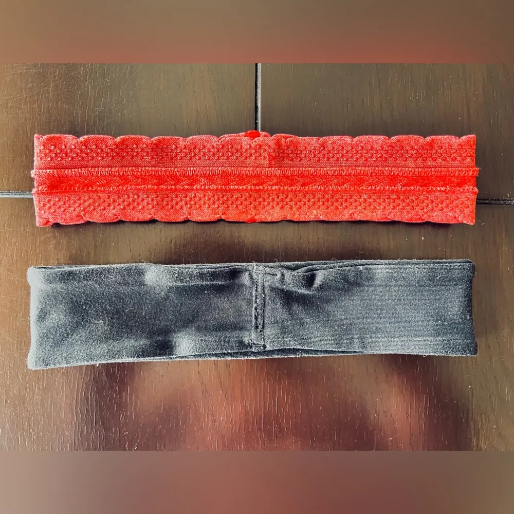 Lululemon Athletica 2 Headbands Coral Swiftly & Black Flyaway - Image 3