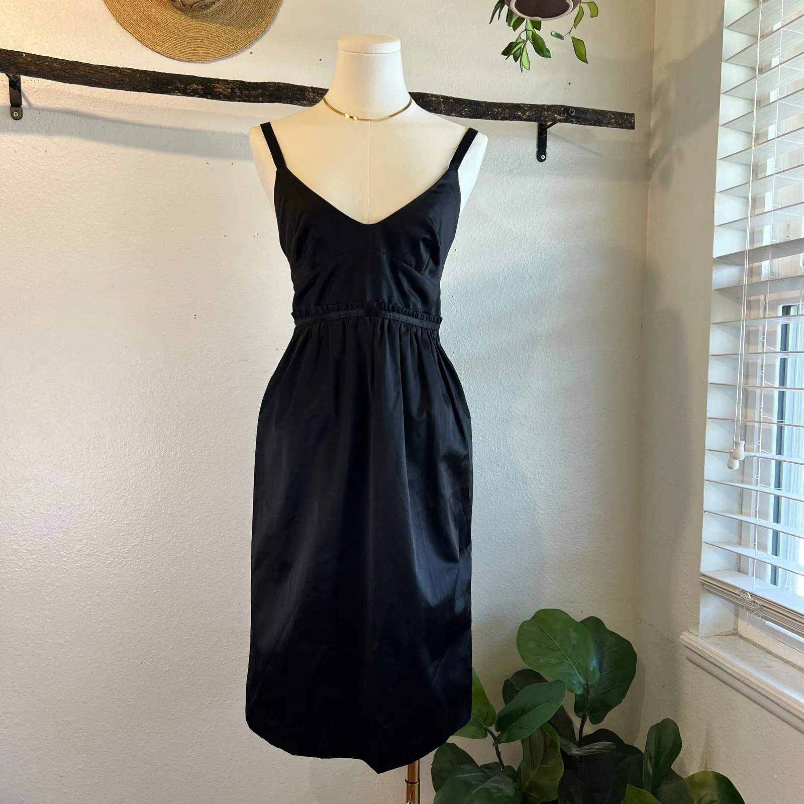 French Connection Black Satin Silky Deep Plunge Cocktail Evening Dress Size 2 - Image 12