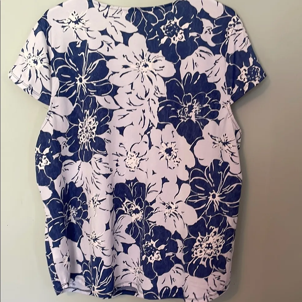 Floral Print Women's Top - Blue and White - Image 5