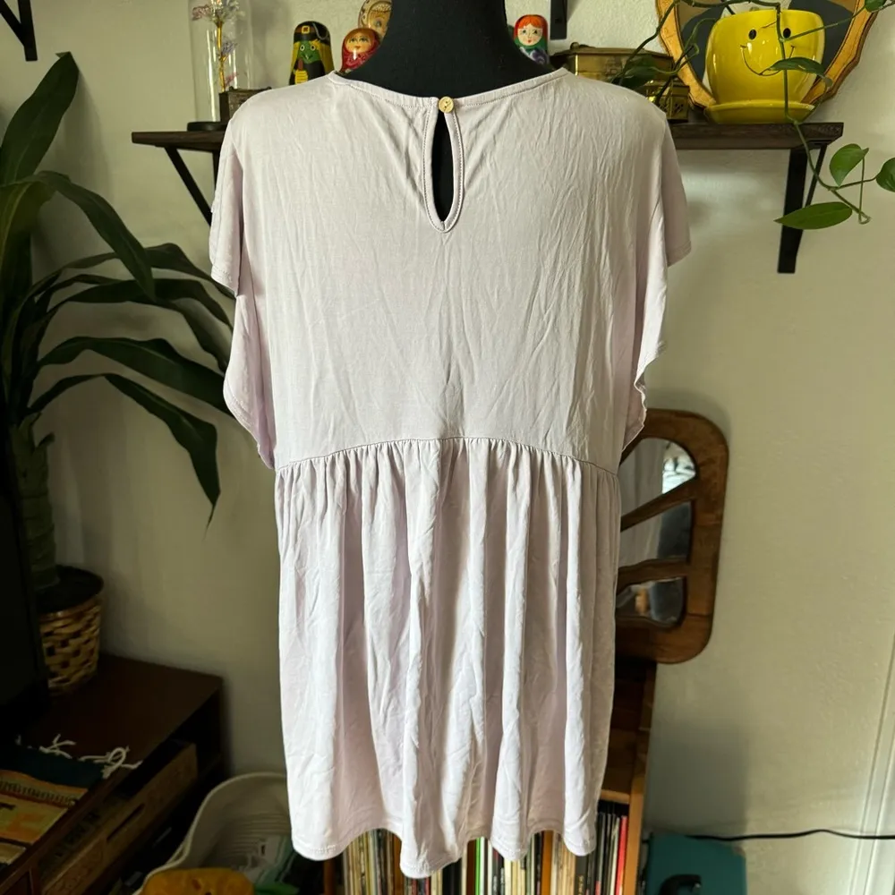 Women’s Lilac Purple Fluttersleeve Keyhole Maternity Shirt size Large - Image 4