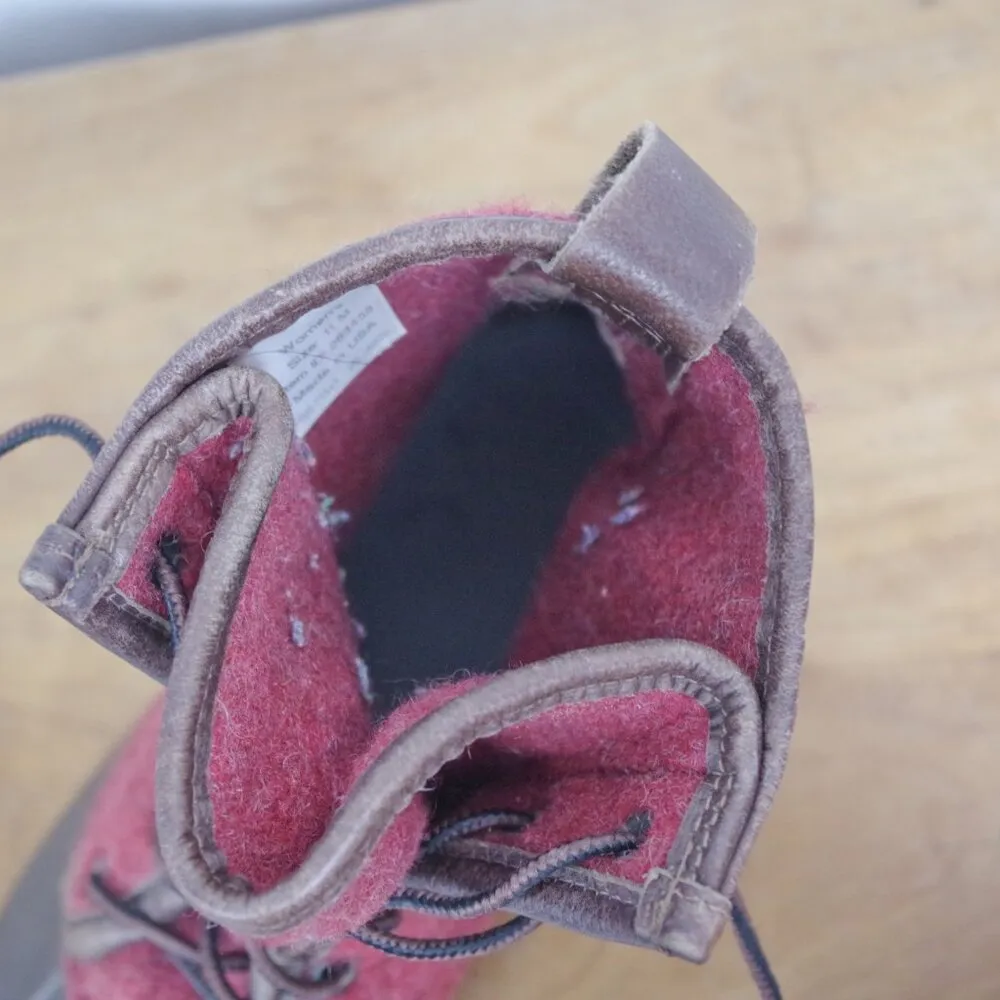 LL Bean Ladies' Red Felt Upper Bean Boots Size  Ladies'11 - Image 4