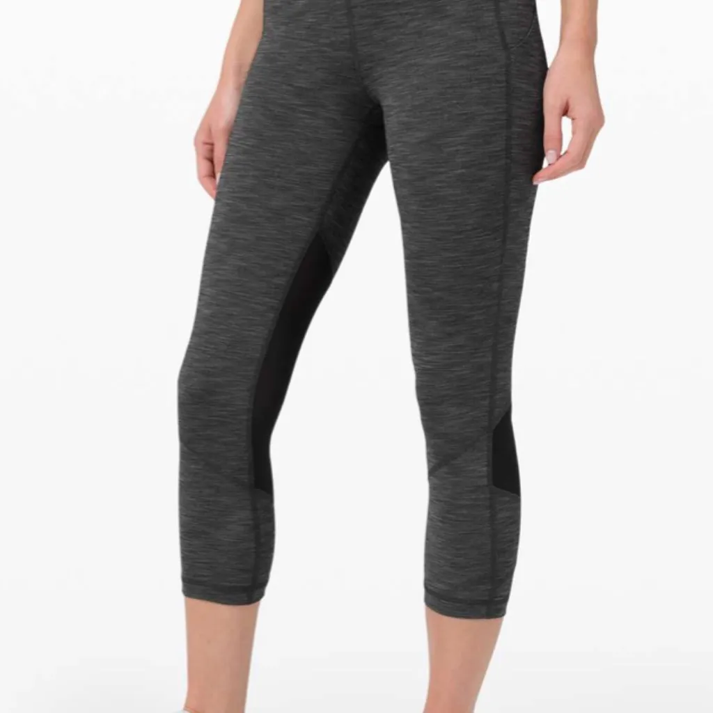Lululemon Pace Rival Mid-Rise‎ Crop 22” - Size 4. - Image 4