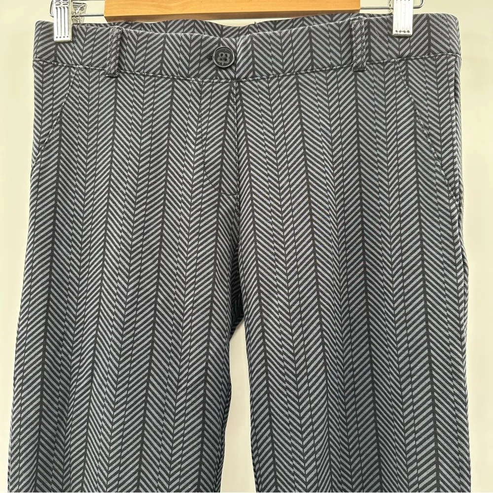 Betabrand Black & Gray Chevron Stripe Print Mid Rise Wide Leg Pull On Pants Sz M - Image 2
