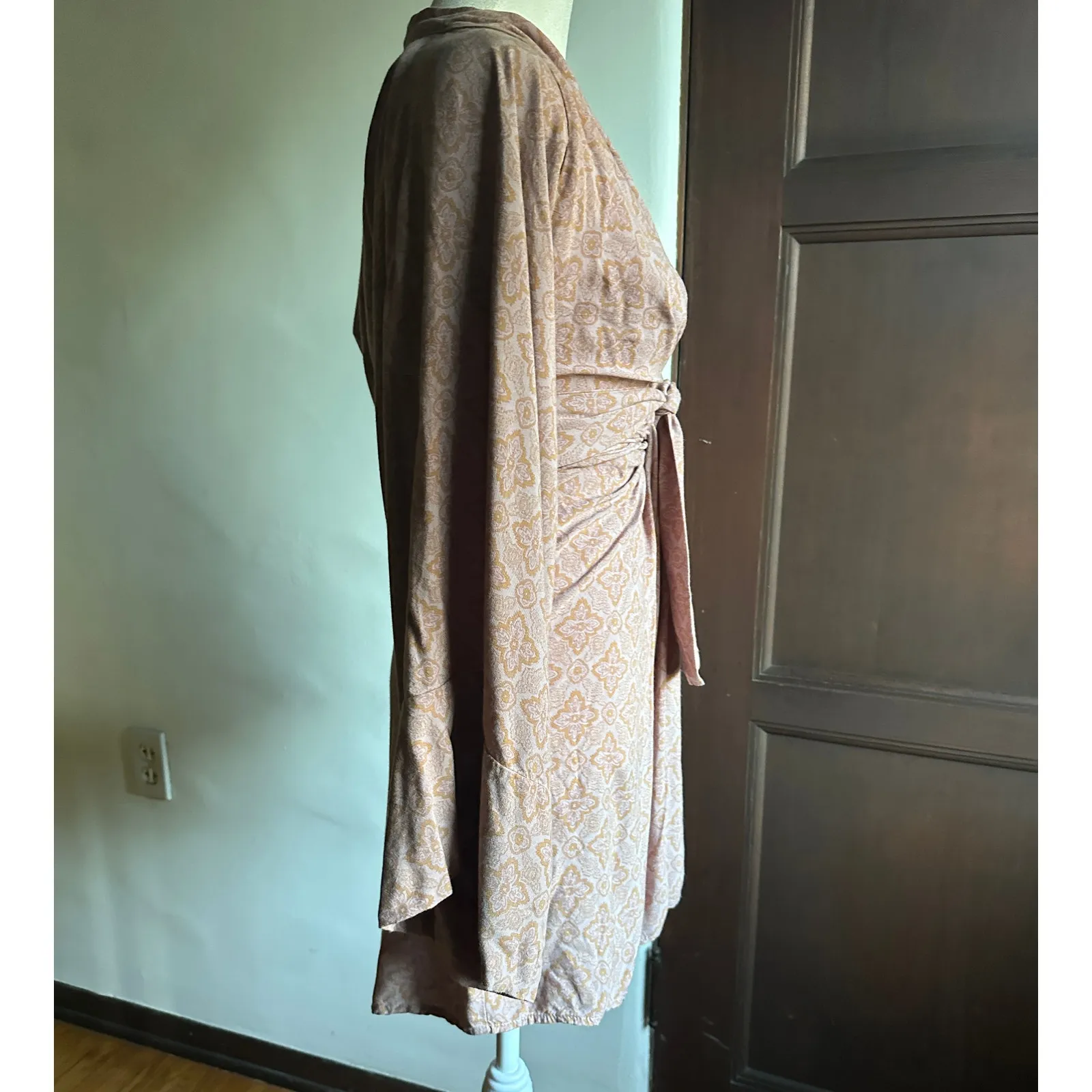 JEN'S PIRATE BOOTY Contessa Mini Dress Bell Sleeve Wrap Kimono Pink Extra Small - Image 5