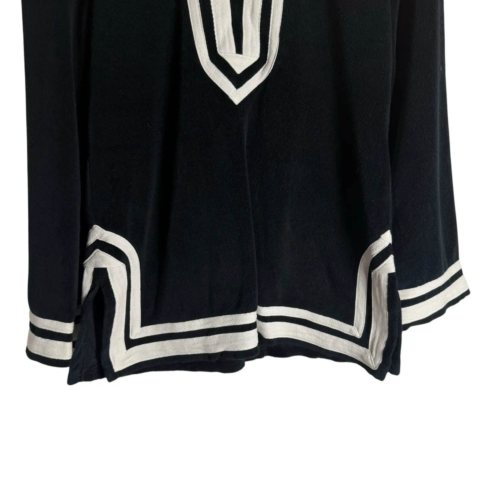 525 America Black White Trim Long Sleeve Split Neck Tunic Sweater Size M - Image 3