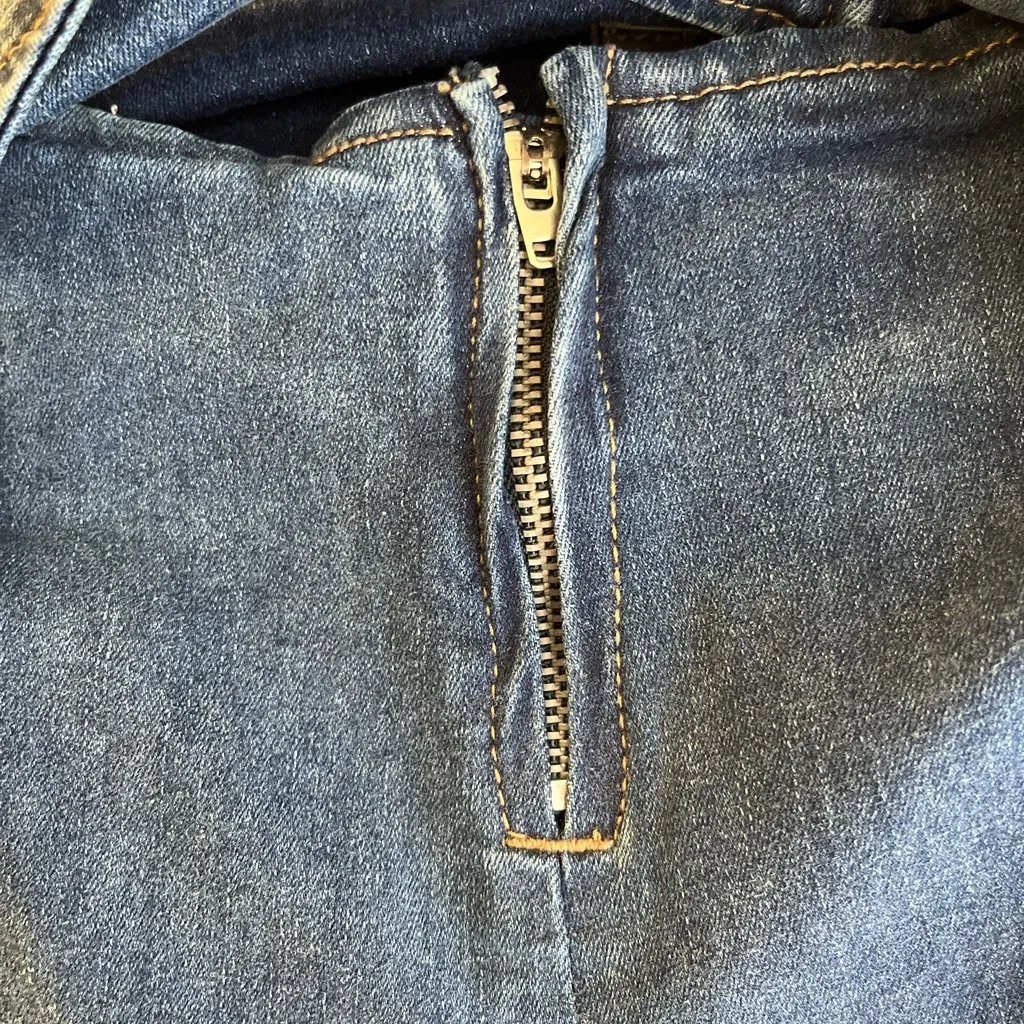 White Fox Belted Flare Jeans Women’s Size S 100% Cotton Y2K Boho Retro Style - Image 6