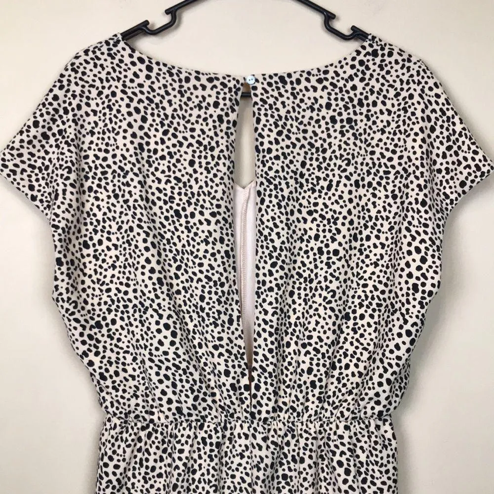She + Sky Women’s Leopard Print Beige Black Ruched Open Back Short Sleeve Romper - Image 6