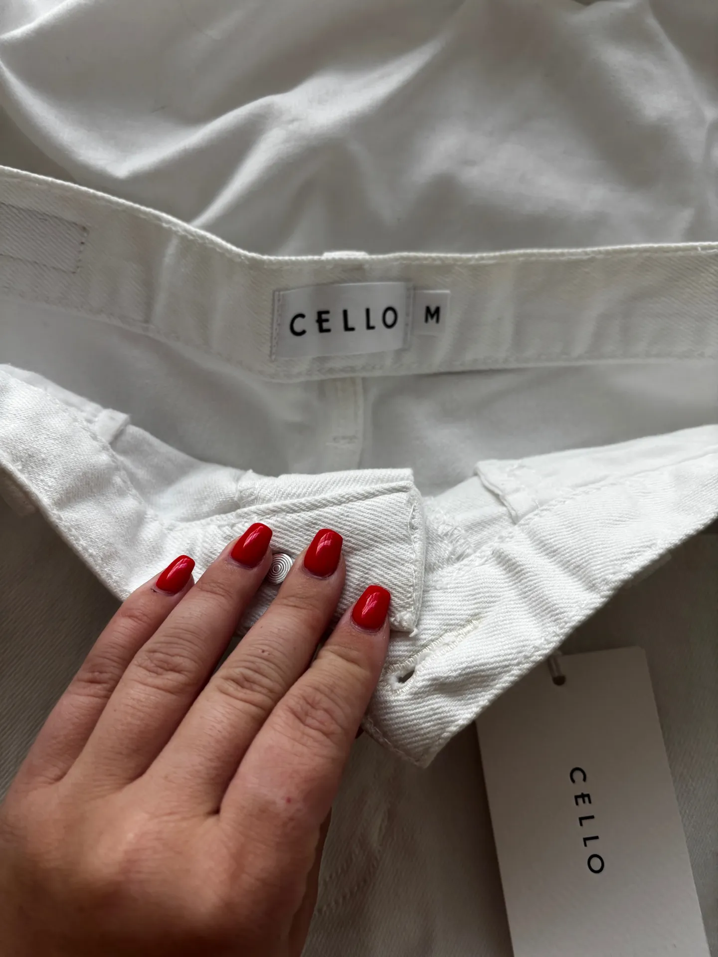 White jean shorts - Image 2