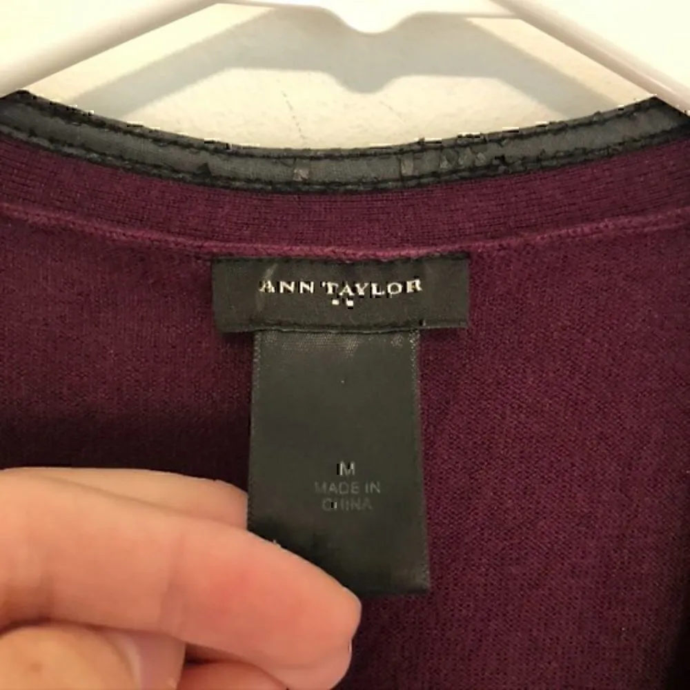 ANN TAYLOR Plum Purple Vegan Faux Leather Trim Button Down Cardigan Sweater M - Image 4