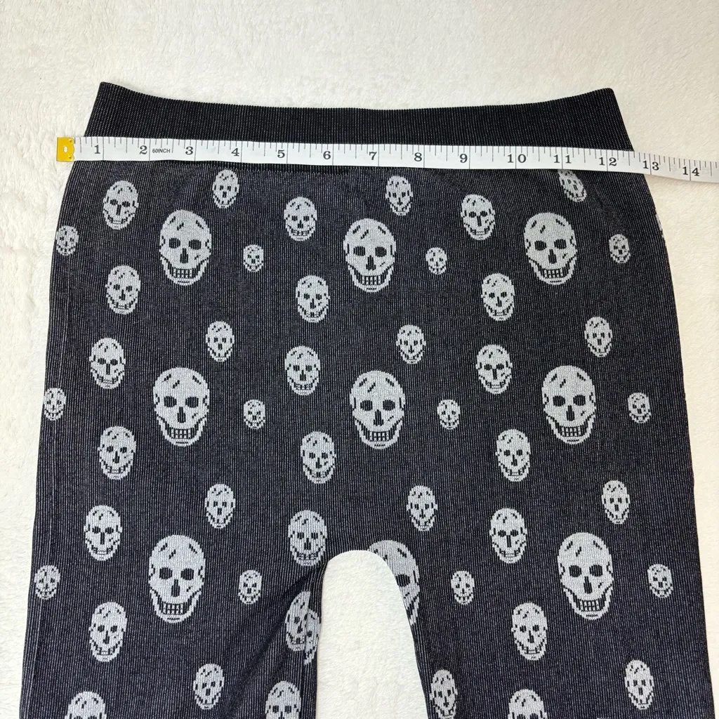 Poof! Black and‎ Gray Skull Leggings Size S/M - Image 4