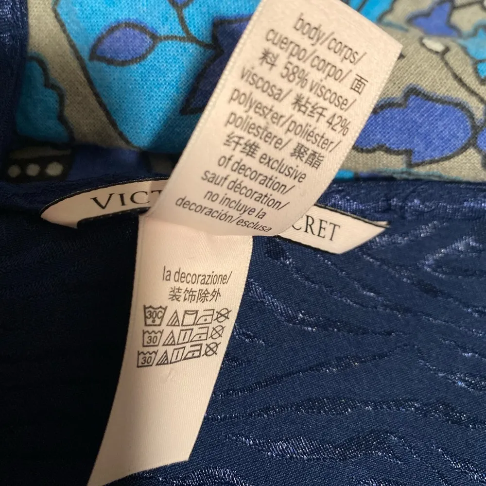 VTG Y2K  Navy Blue Animal Print V-Neck Cropped Tank Top - M - Image 8