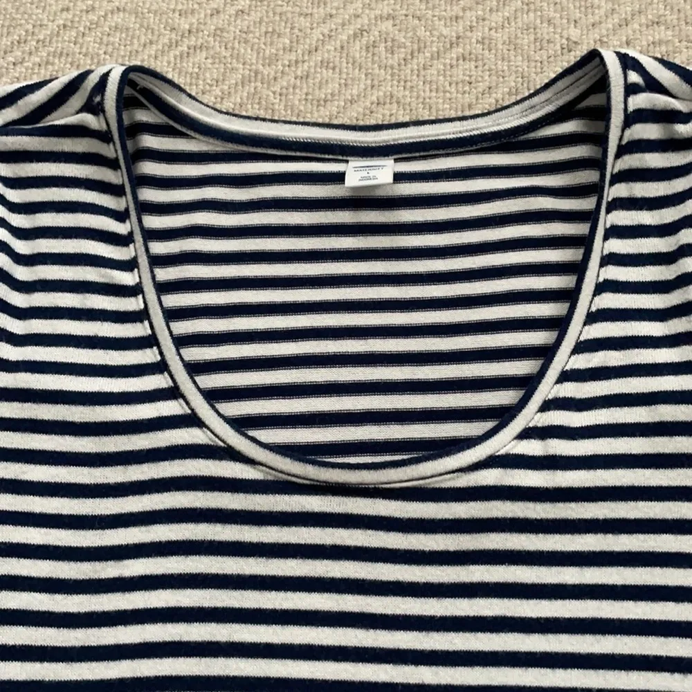 Old Navy Maternity Blue and White Striped Top Large - Image 2