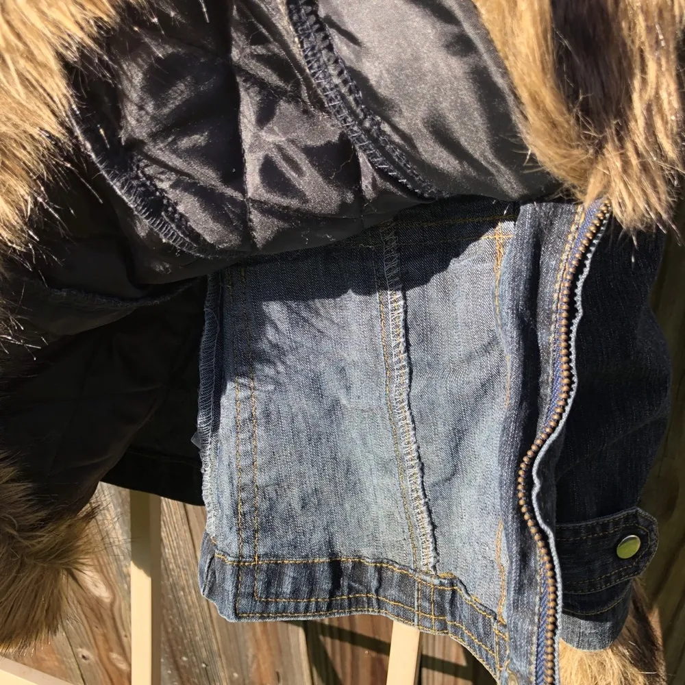 Vintage Denim and Faux Fur Jacket with removable fur lining M Blue Size M - Image 10