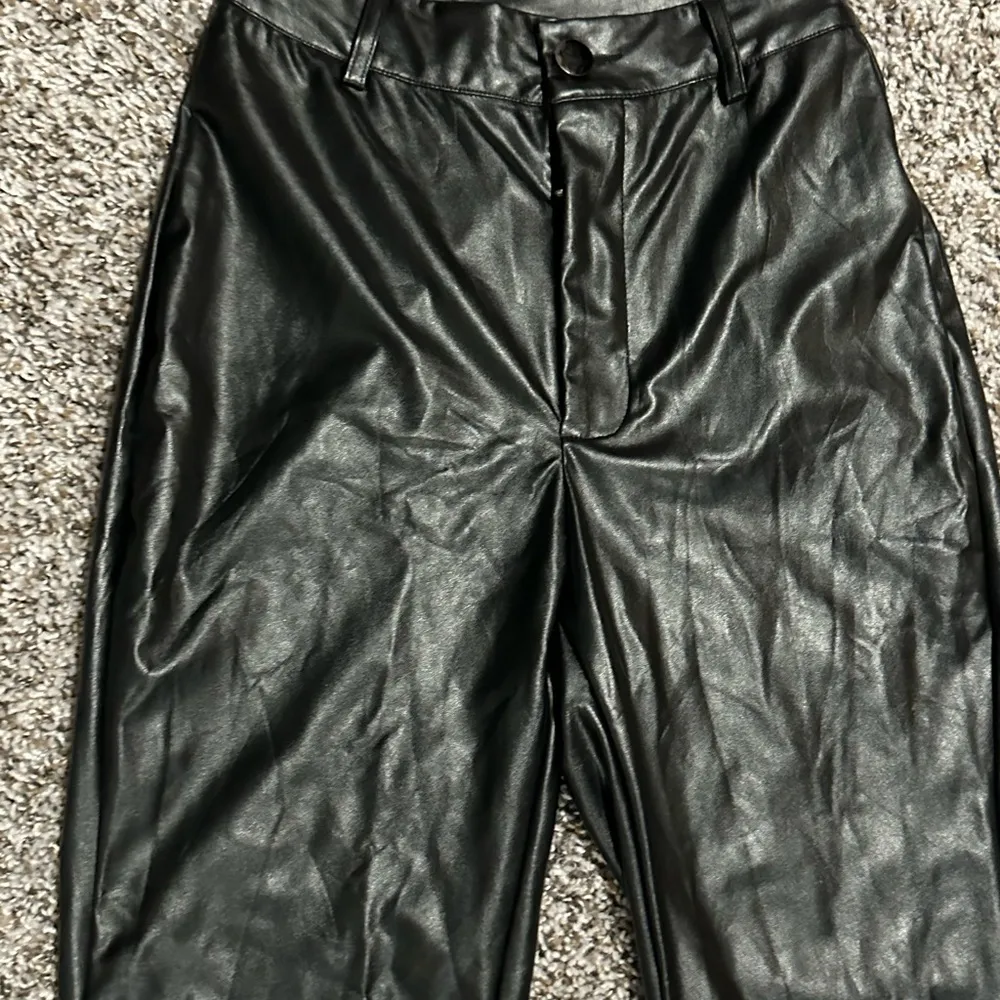 Black Pleather Y2K Balloon Fashion Wide Leg Pants Size 2 - Image 2