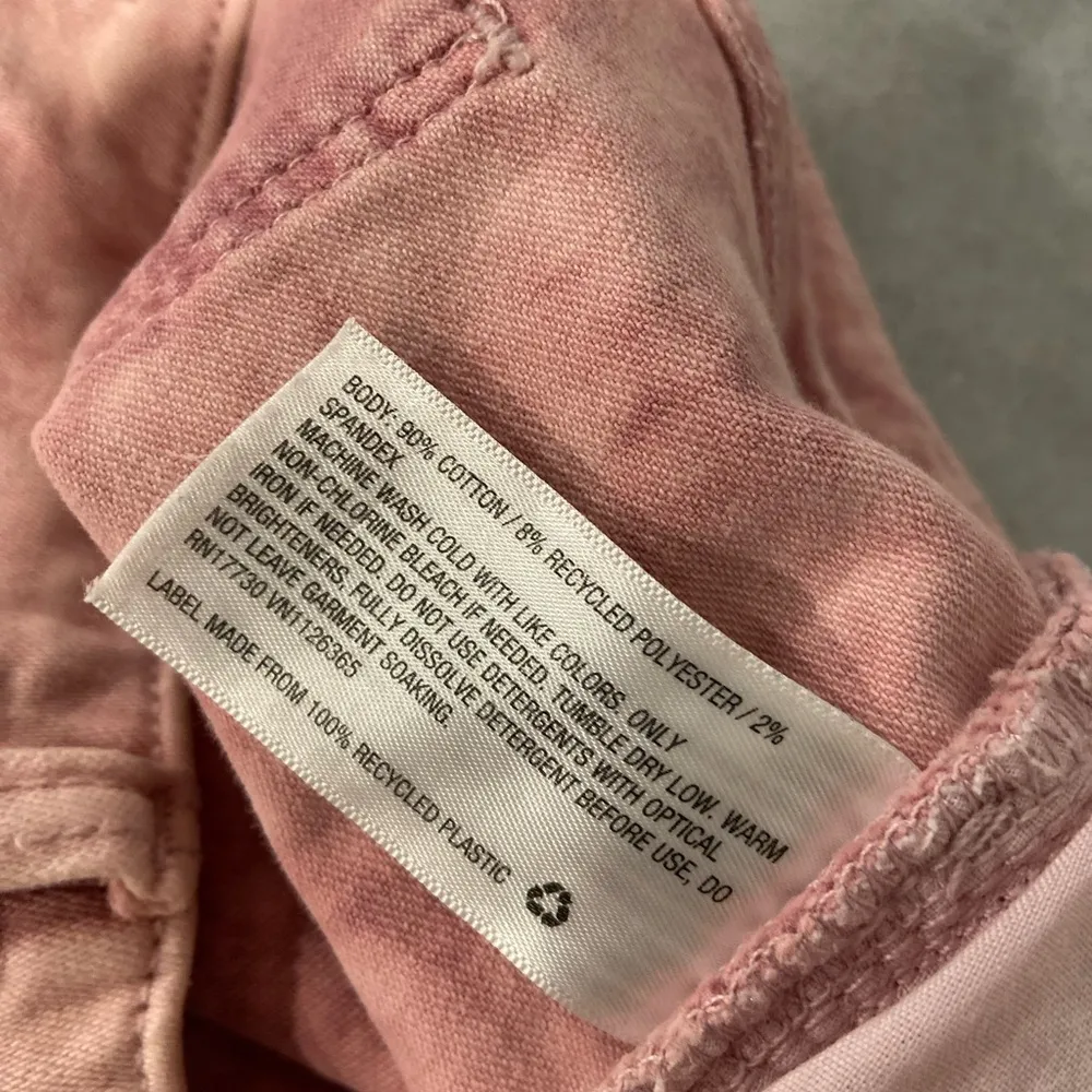 NWOT Universal Thread Size 12 Pink Tie Dye Acid Wash Stretch Cut Off Jean Shorts - Image 10