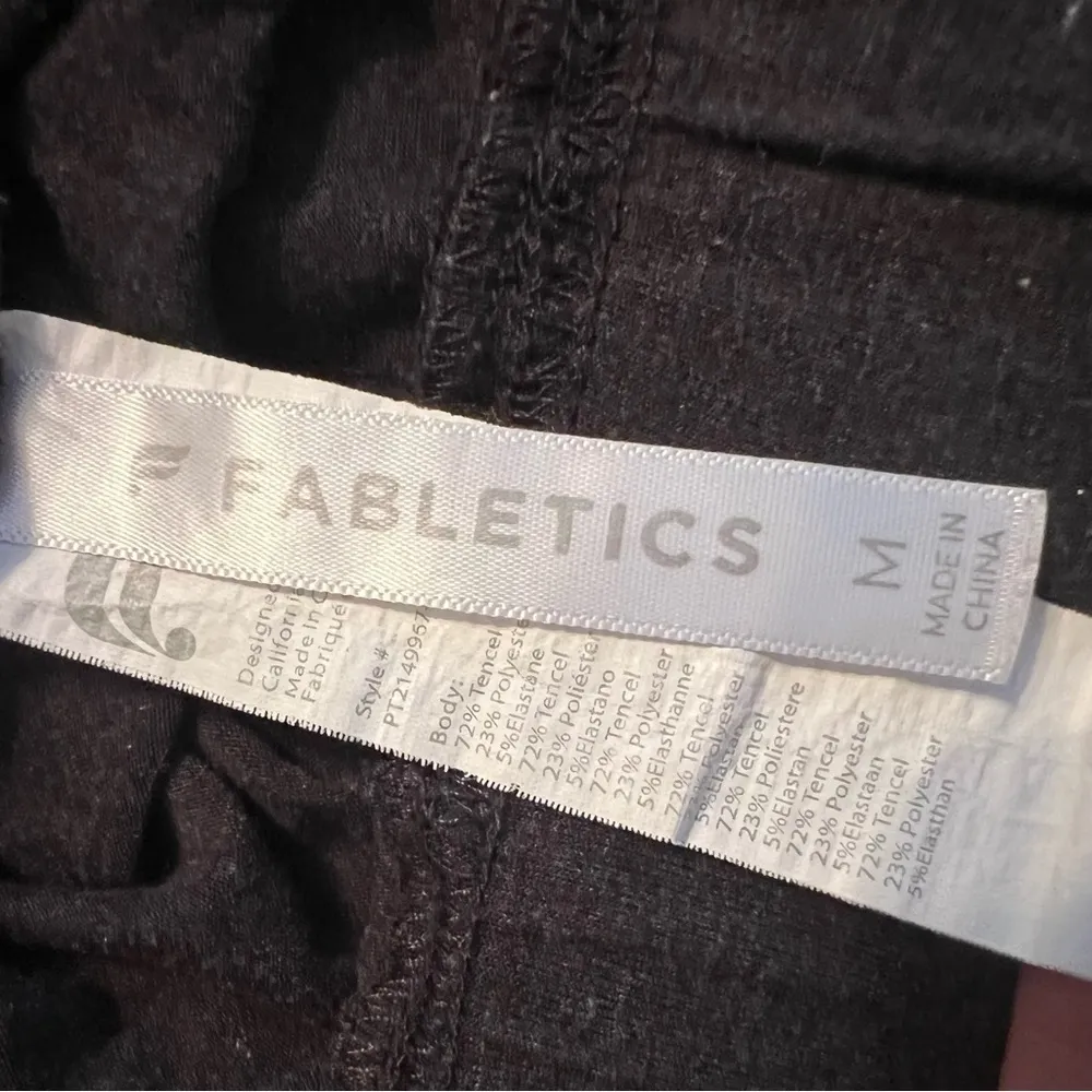 FABLETICS Women's M Tencel Cropped Charcoal Gray Joggers Pull-on Lounge Pants - Image 6
