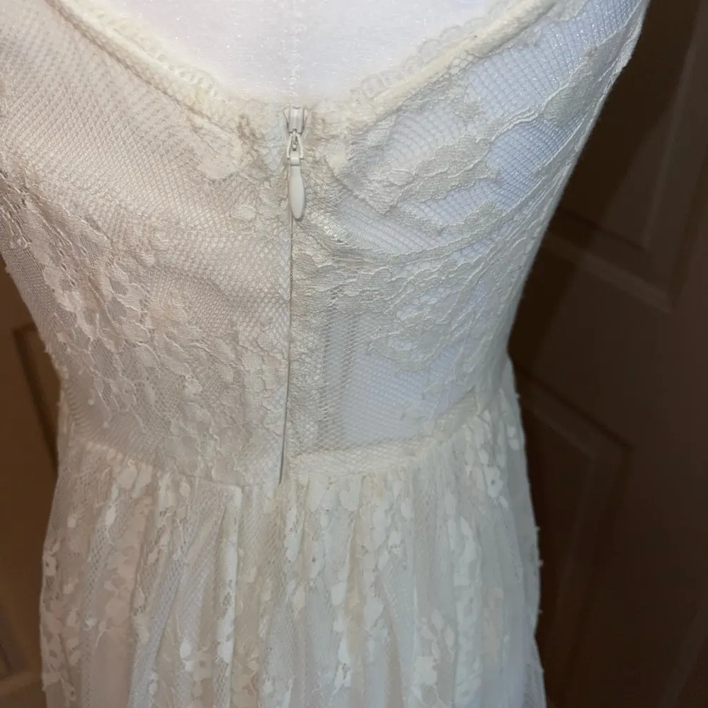 Free People lace mock neck keyhole back fitted flare dress. - Image 3