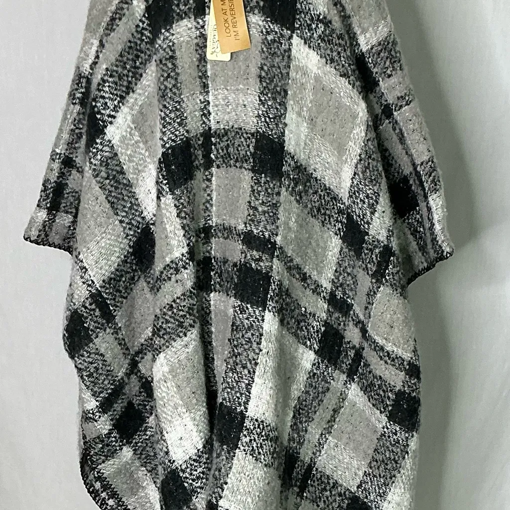 Quagga ‎ Plaid Ruana Wrap Black Gray  Poncho NWT OS Cozy Core Layering Boho - Image 3