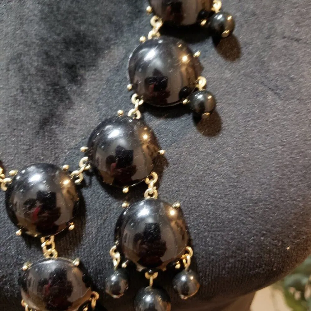 Womesn Fashion Black Faux Pearl Bubble Statement Necklace with Lobster Clasp - Image 4