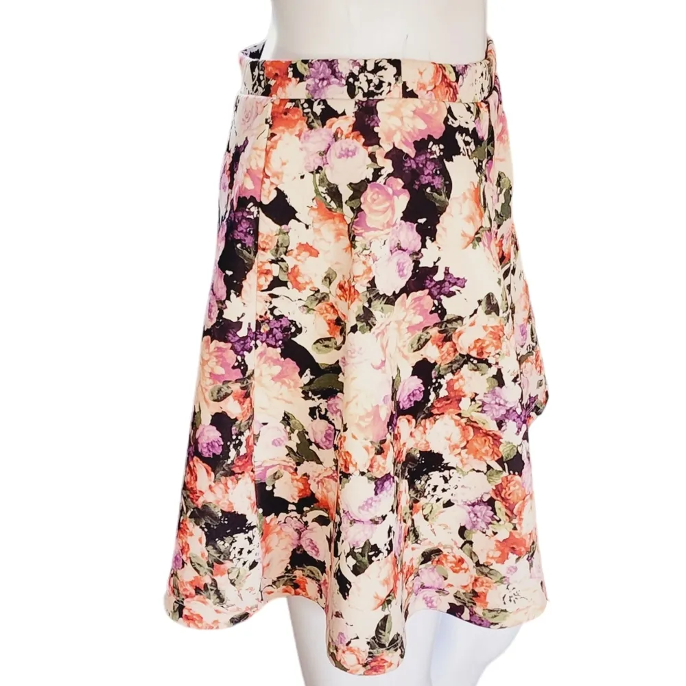 Buckle Lily Rose Black Floral Scuba Skater Mini Skirt Size Medium - Image 3