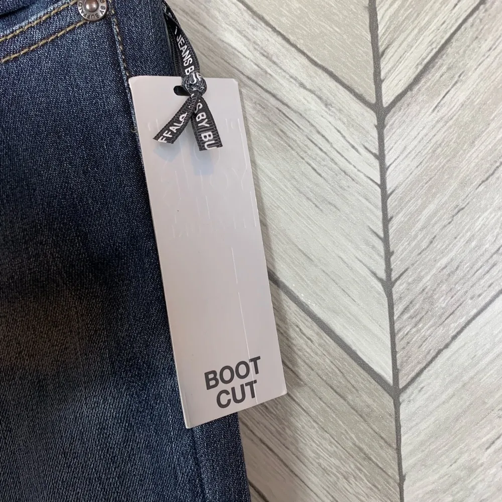 Buffalo David Bitton Bootcut👖Landis Cut Denim Jeans size 27/33/size 4 Blue - Image 4