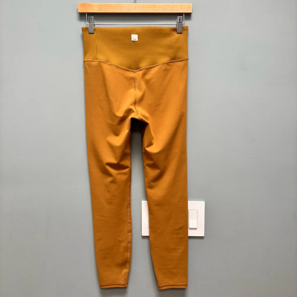 Vuori Rib Studio Performance Leggings in Dark Golden S - Image 2
