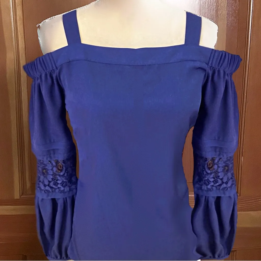 Mint Condition Blue Thalia Sodi Blouse. Size Small - Image 10