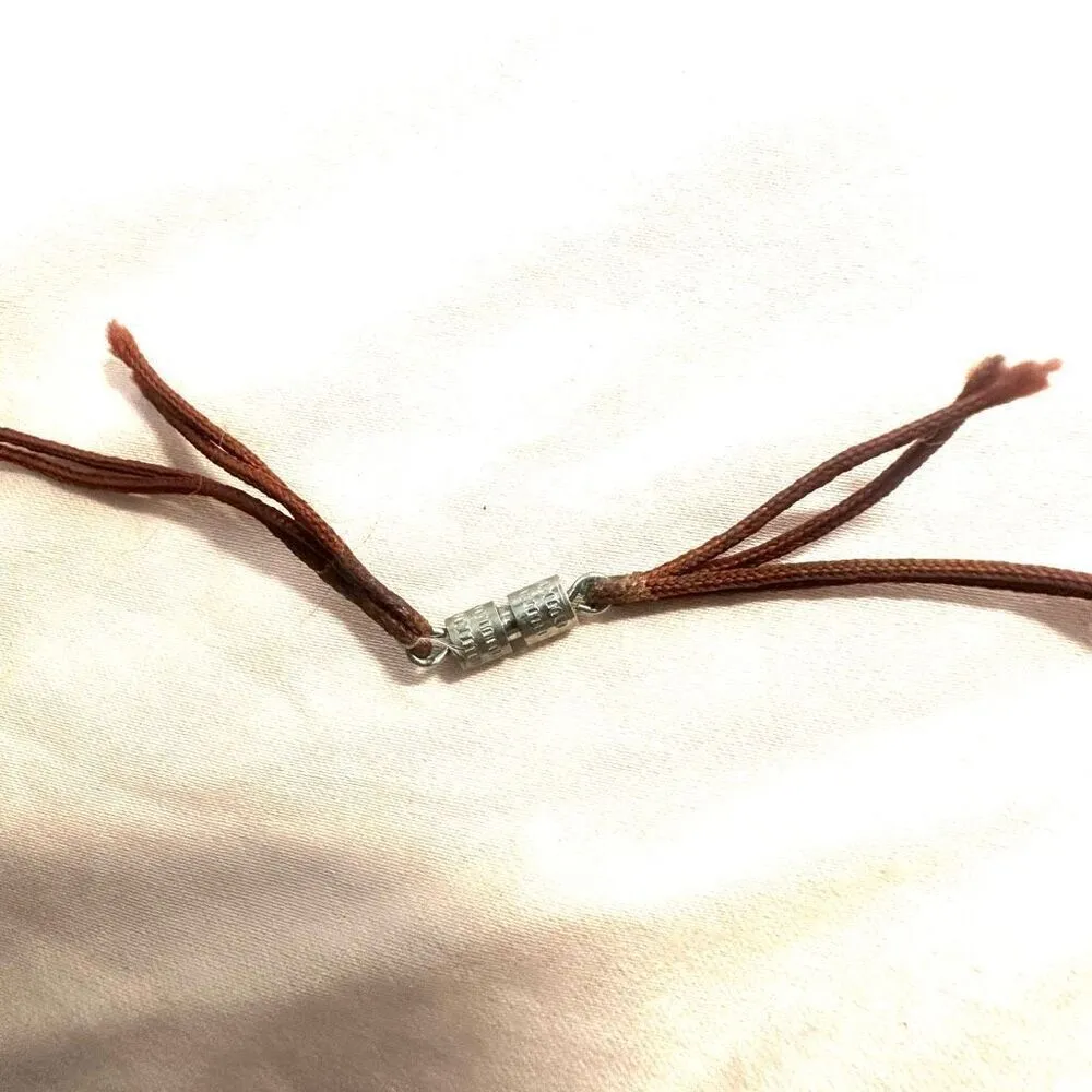 Green dyed agate pendant necklace on cord - Image 6