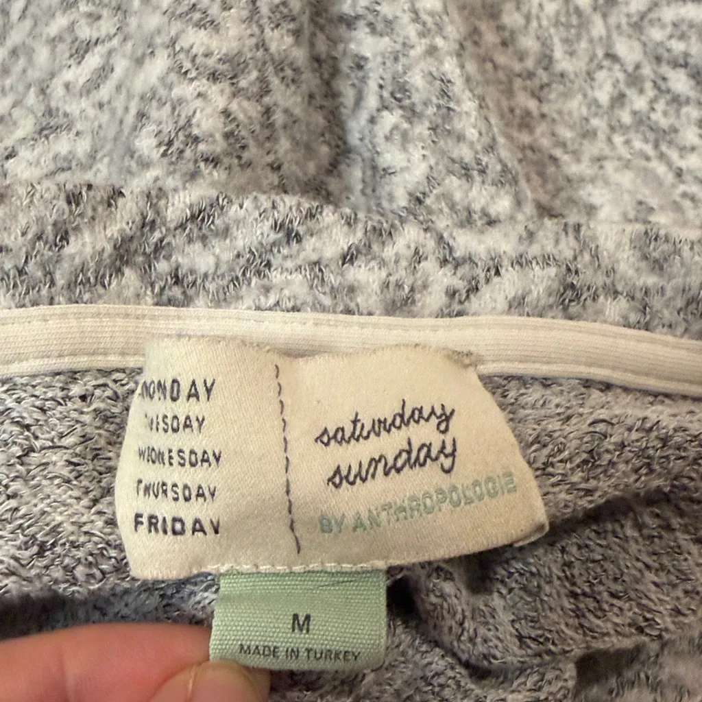 Saturday Sunday for Anthropologie Grey White Print Boxy Crop Sweater Top Size M - Image 4