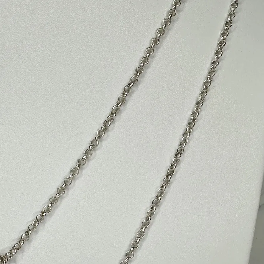 Chico's Layered Hammered Disc Rhinestone Silver Long Necklace ✨ - Image 9