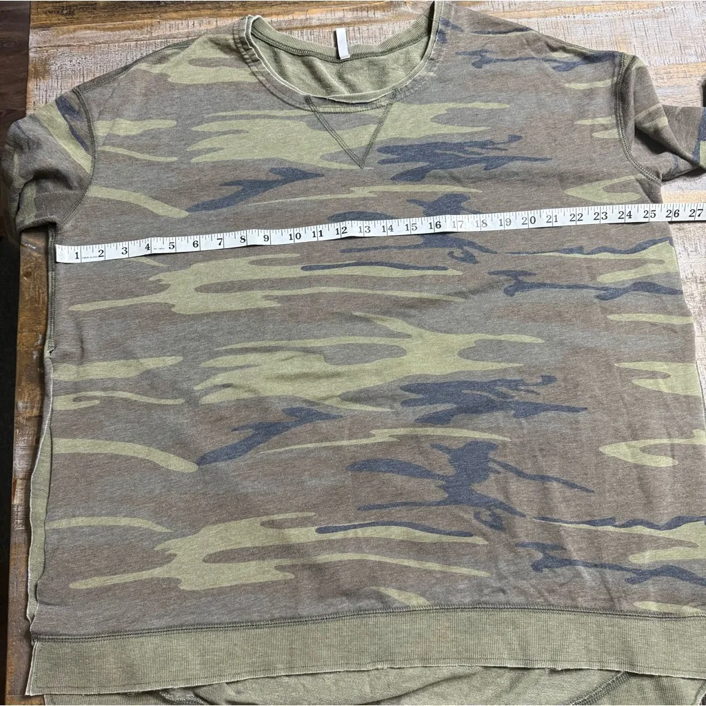 Z Supply the weekender pullover camo - Image 6