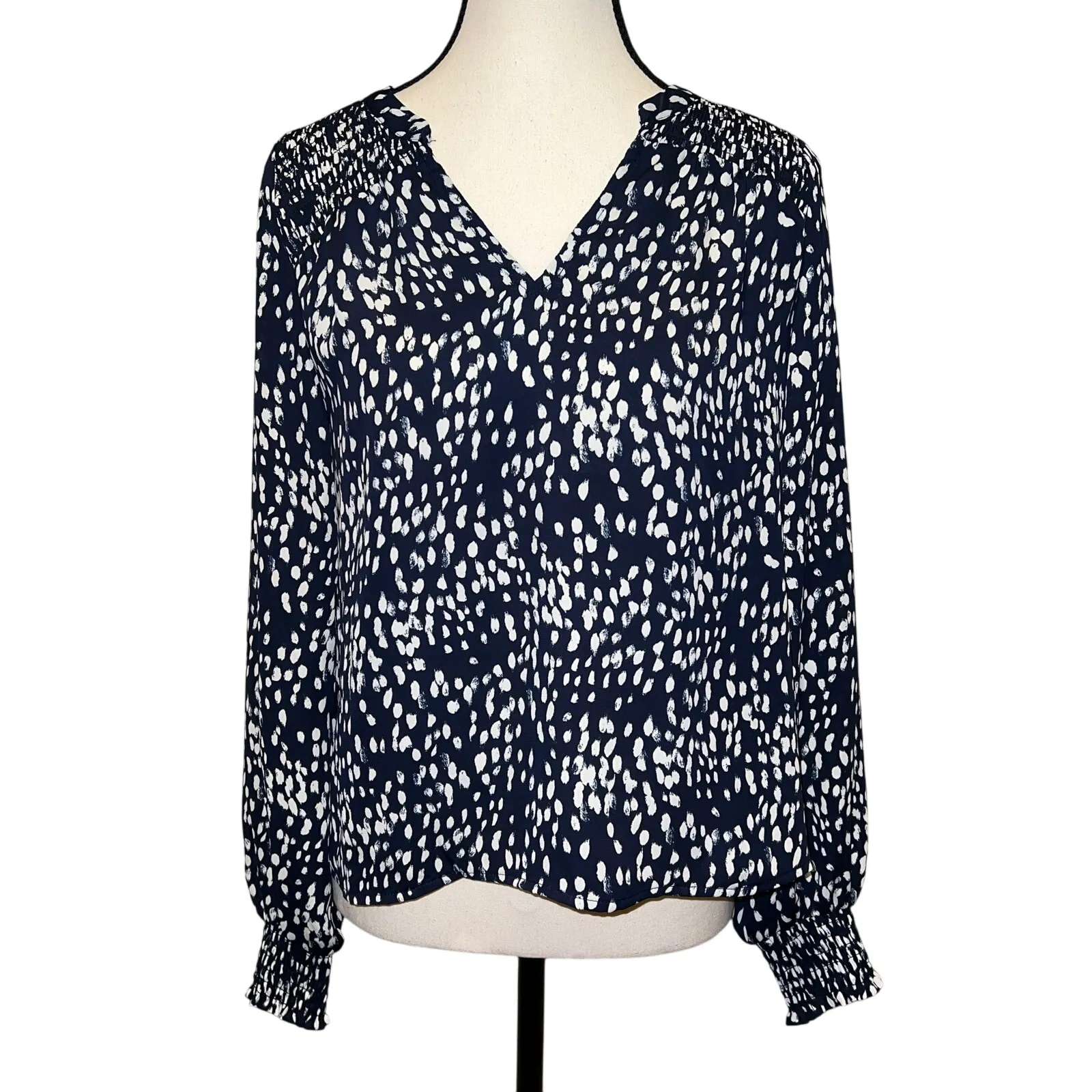 Evereve Yolie Dot Blouse Navy Blue Balloon Sleeve Smocked Yoke & Sleeves Size XS - Image 3