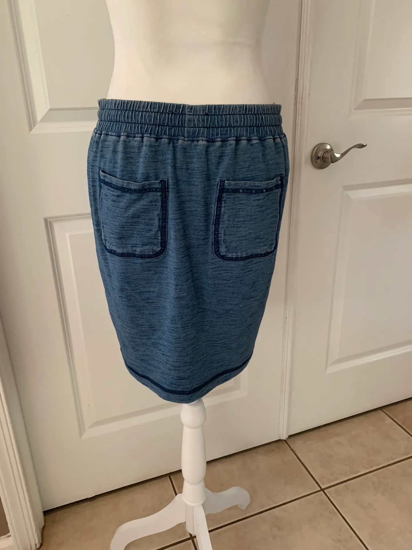 EUC LOU&GREY Knit Pencil Skirt - Image 4