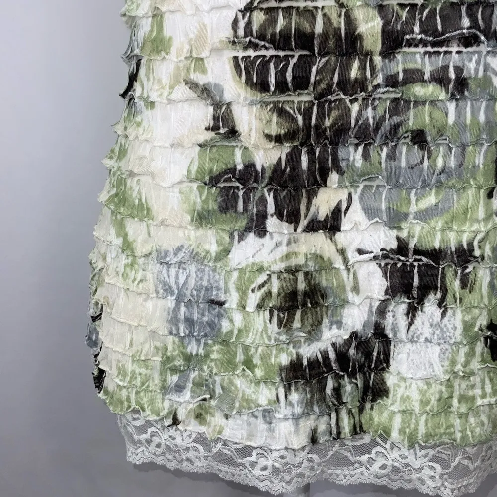 🌸3/$15🌸 Maurices Green & White Ruffle Tier Lace Adjustable Spaghetti Strap Top L - Image 4